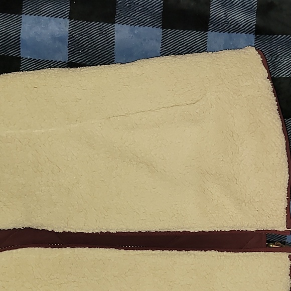 2004. Free Country. Reversible puffer vest. High quality like-new. Size Large. - Picture 15 of 16